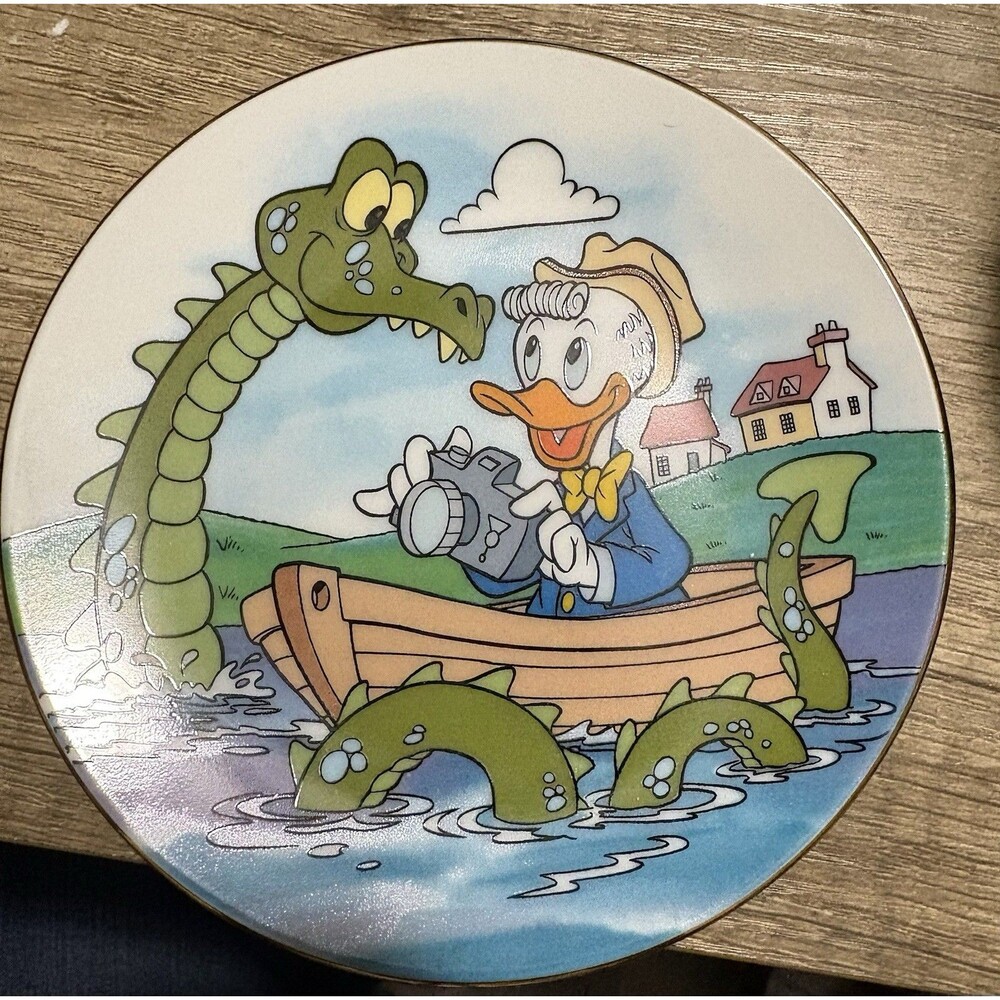 Disney New England Collectors Society Plate Collection: Donald Duck Scotland